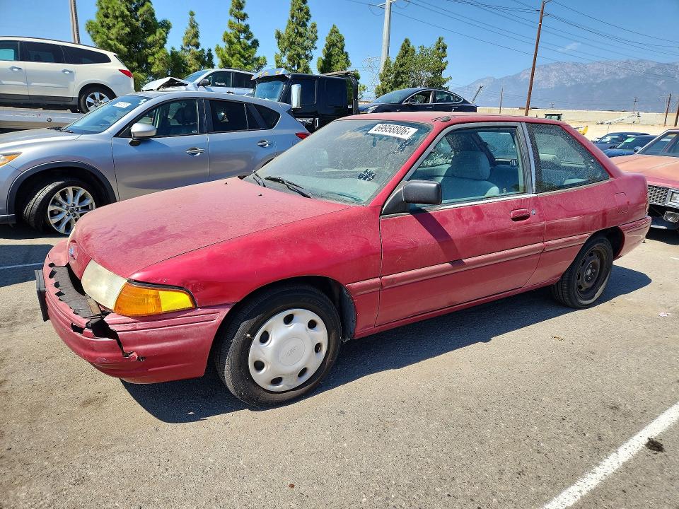 1995 FORD ESCORT LX
